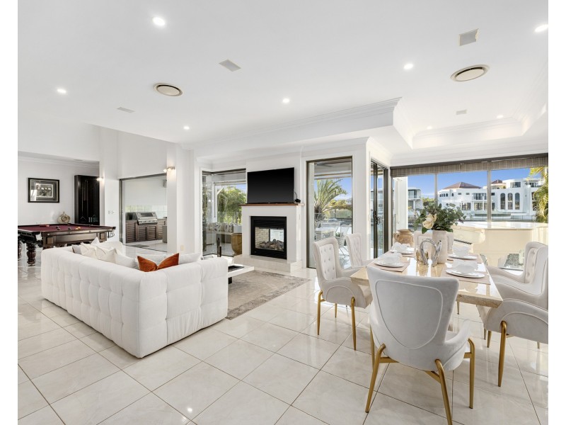 2210 Taromeo Court, Hope Island QLD 4212