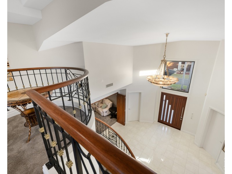 2210 Taromeo Court, Hope Island QLD 4212