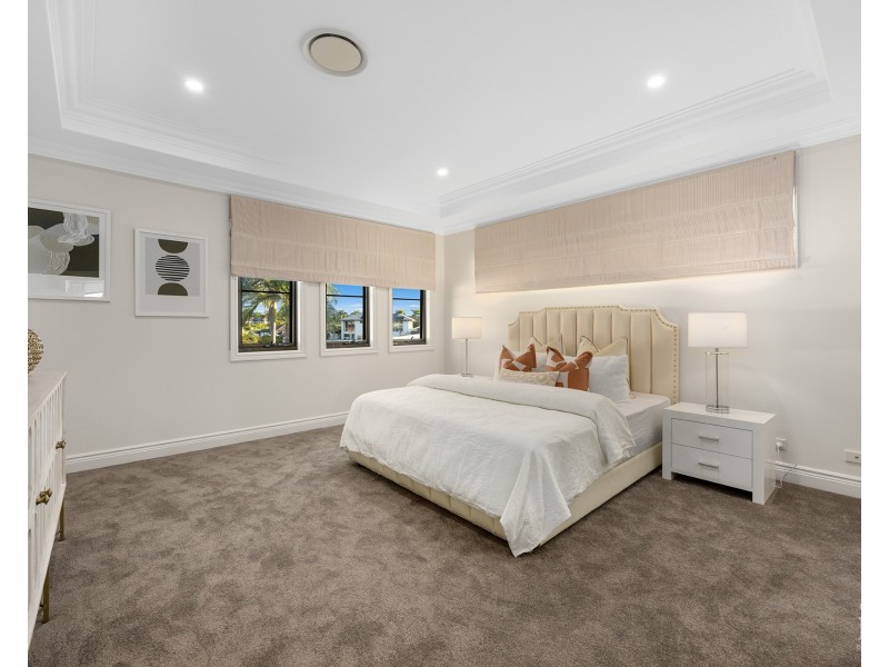 2210 Taromeo Court, Hope Island QLD 4212