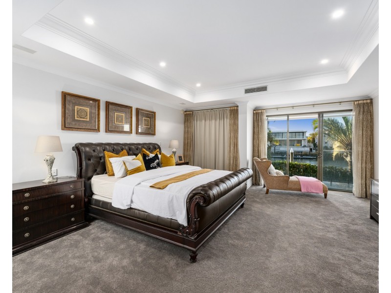 2210 Taromeo Court, Hope Island QLD 4212