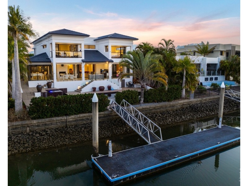 2210 Taromeo Court, Hope Island QLD 4212