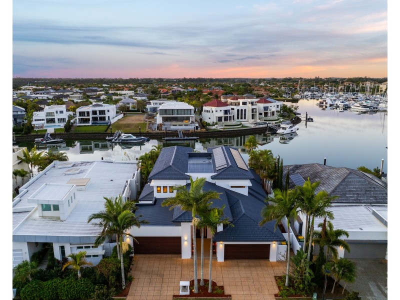 2210 Taromeo Court, Hope Island QLD 4212