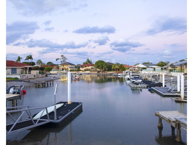 5 Namatjira Street, Paradise Point QLD 4216