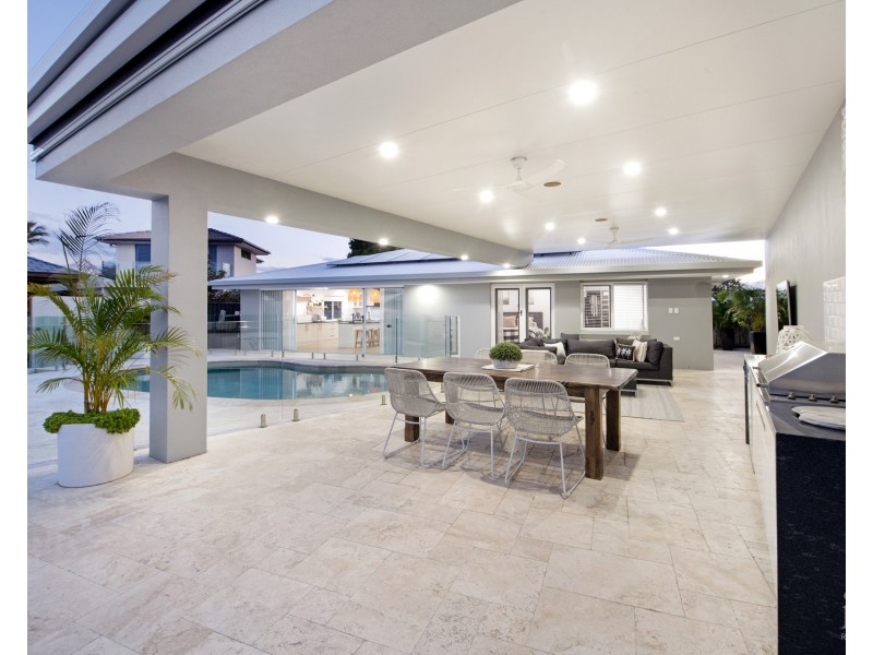 5 Namatjira Street, Paradise Point QLD 4216