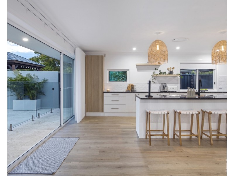 5 Namatjira Street, Paradise Point QLD 4216