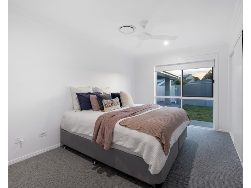 5 Namatjira Street, Paradise Point QLD 4216