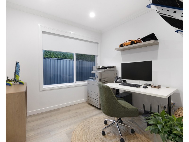 5 Namatjira Street, Paradise Point QLD 4216