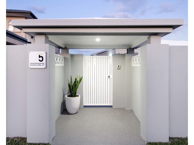 5 Namatjira Street, Paradise Point QLD 4216