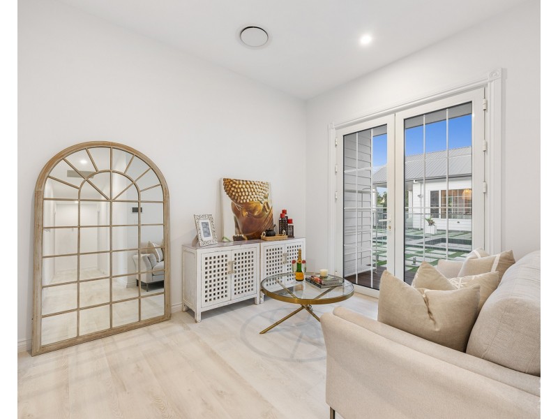 12 Holstein Close, Kingsholme QLD 4208