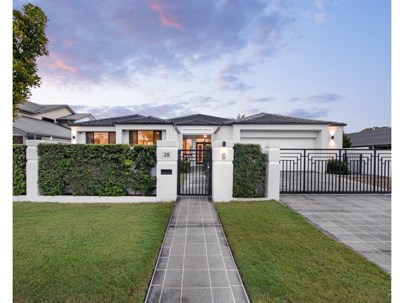 28 Kawana Crescent, Ashmore QLD 4214