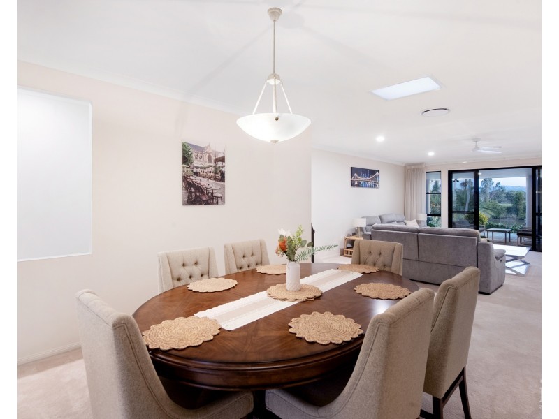 28 Kawana Crescent, Ashmore QLD 4214