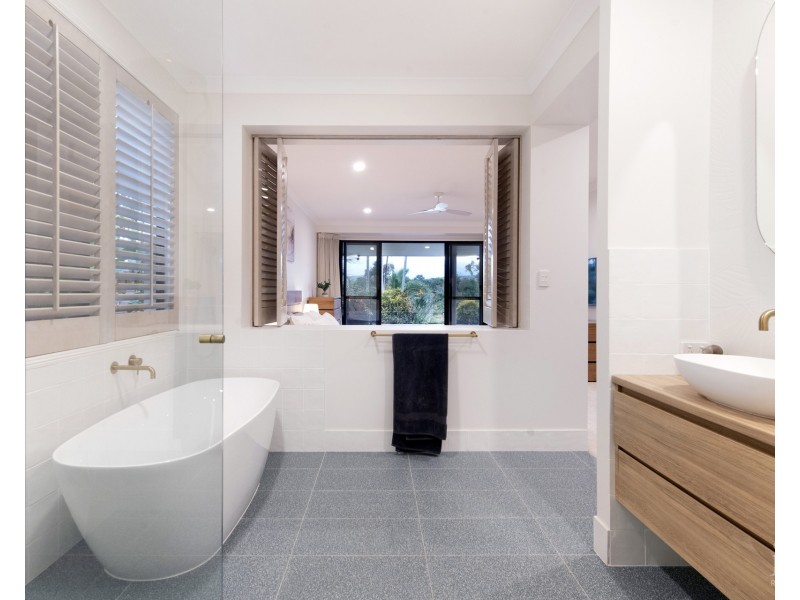 28 Kawana Crescent, Ashmore QLD 4214