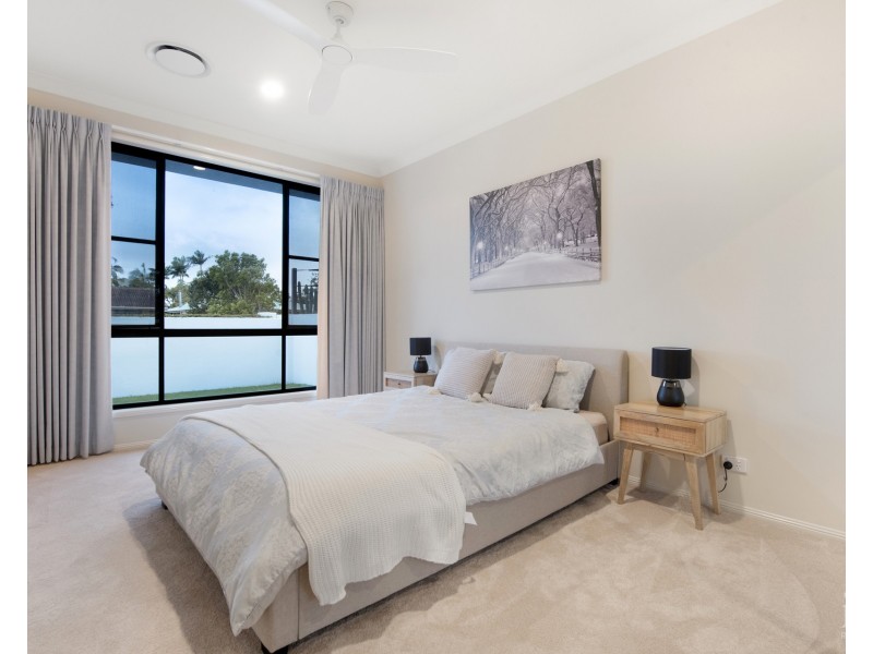 28 Kawana Crescent, Ashmore QLD 4214