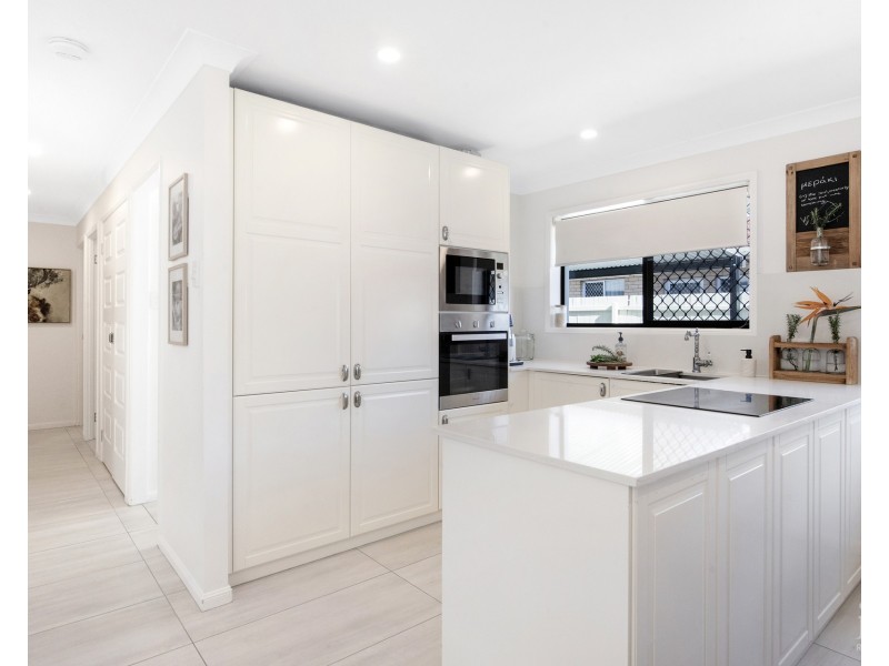 1&2/24 Bruce Avenue, Paradise Point QLD 4216