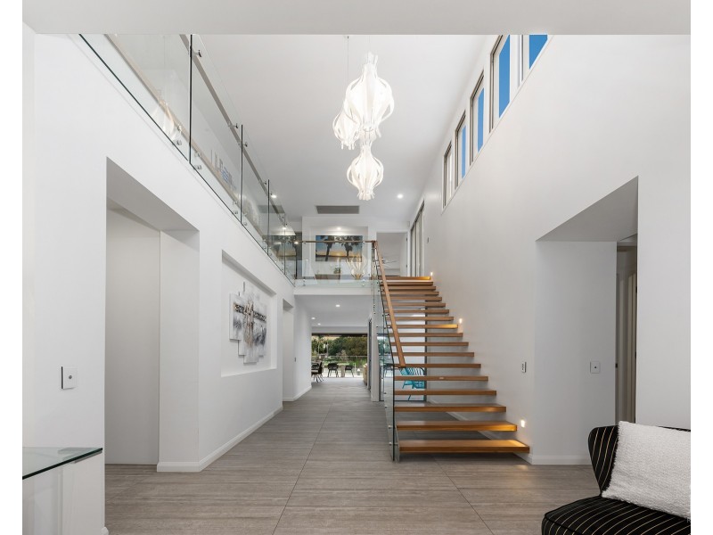 117 Sir Bruce Small Boulevard, Benowa Waters QLD 4217