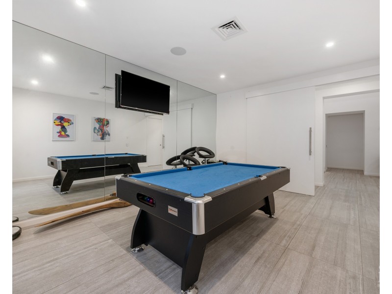 117 Sir Bruce Small Boulevard, Benowa Waters QLD 4217