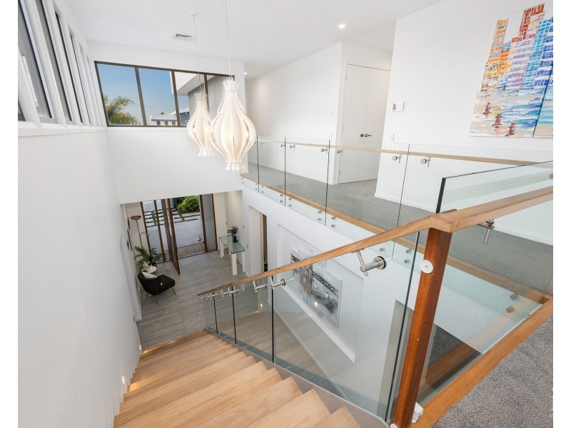 117 Sir Bruce Small Boulevard, Benowa Waters QLD 4217