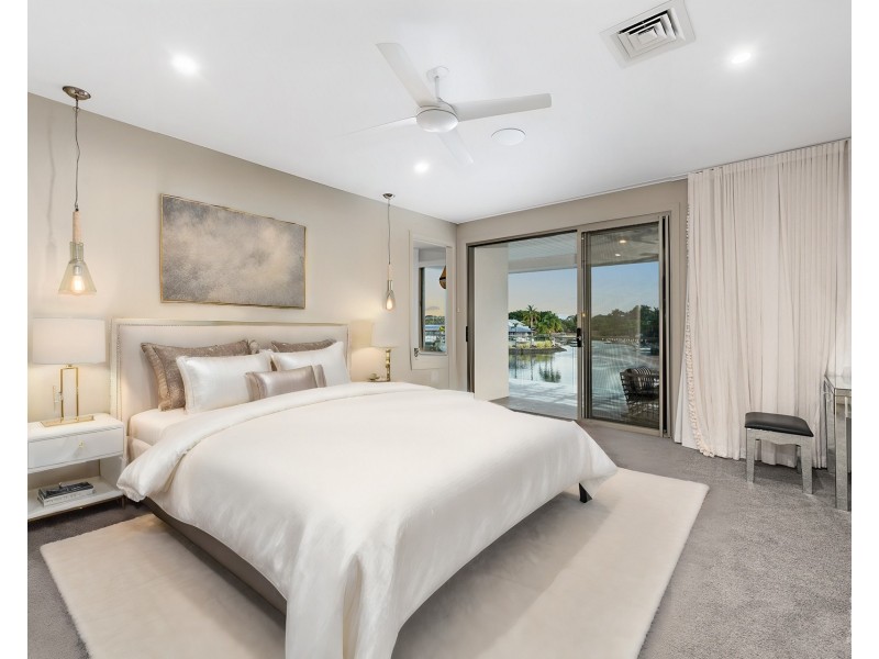 117 Sir Bruce Small Boulevard, Benowa Waters QLD 4217