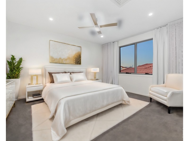 117 Sir Bruce Small Boulevard, Benowa Waters QLD 4217