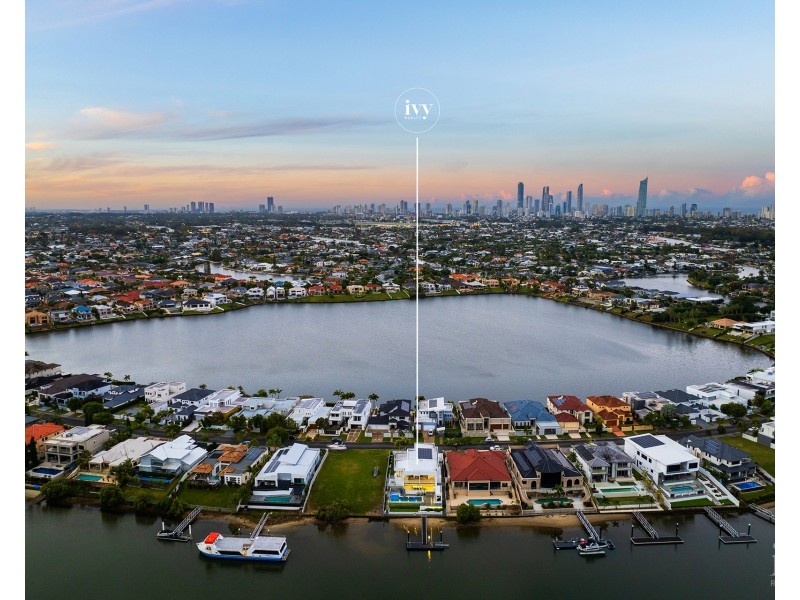 117 Sir Bruce Small Boulevard, Benowa Waters QLD 4217