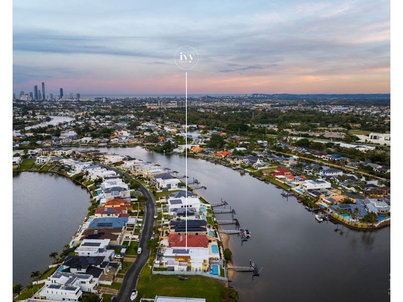 117 Sir Bruce Small Boulevard, Benowa Waters QLD 4217