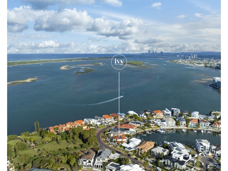 32 King Arthurs Court, Sovereign Islands QLD 4216