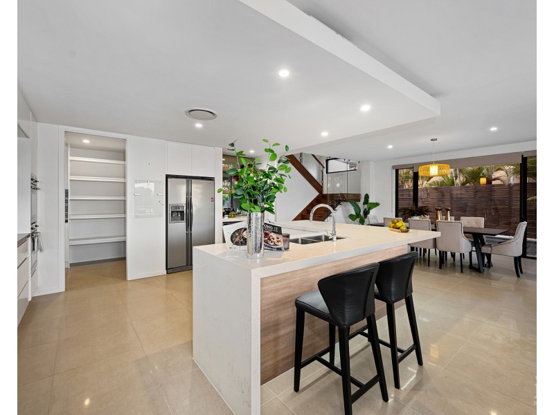 41 The Peninsula, Sovereign Islands QLD 4216