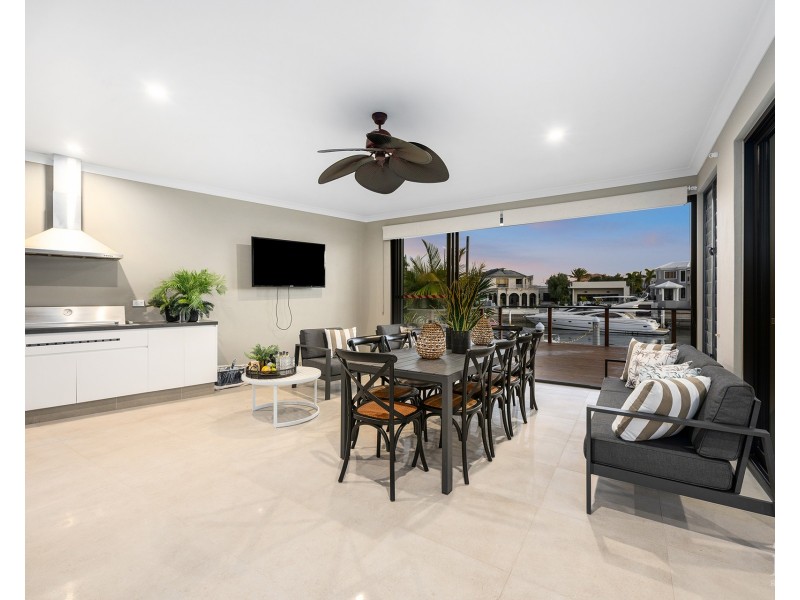 41 The Peninsula, Sovereign Islands QLD 4216