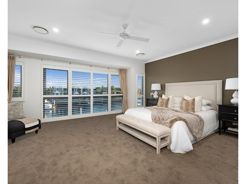 41 The Peninsula, Sovereign Islands QLD 4216