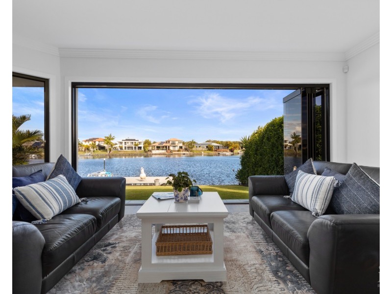 44 The Peninsula, Helensvale QLD 4212