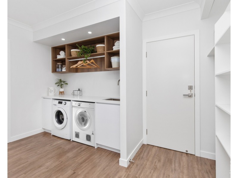 44 The Peninsula, Helensvale QLD 4212