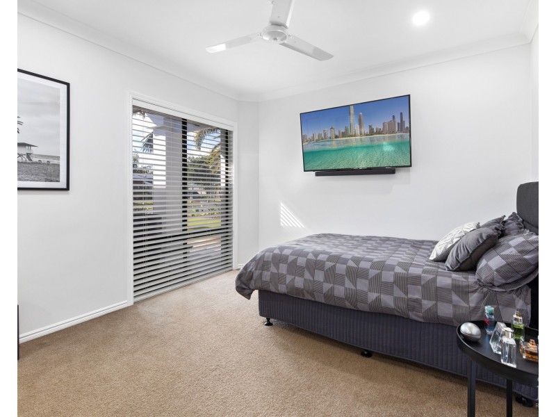 44 The Peninsula, Helensvale QLD 4212