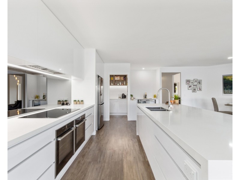 44 The Peninsula, Helensvale QLD 4212