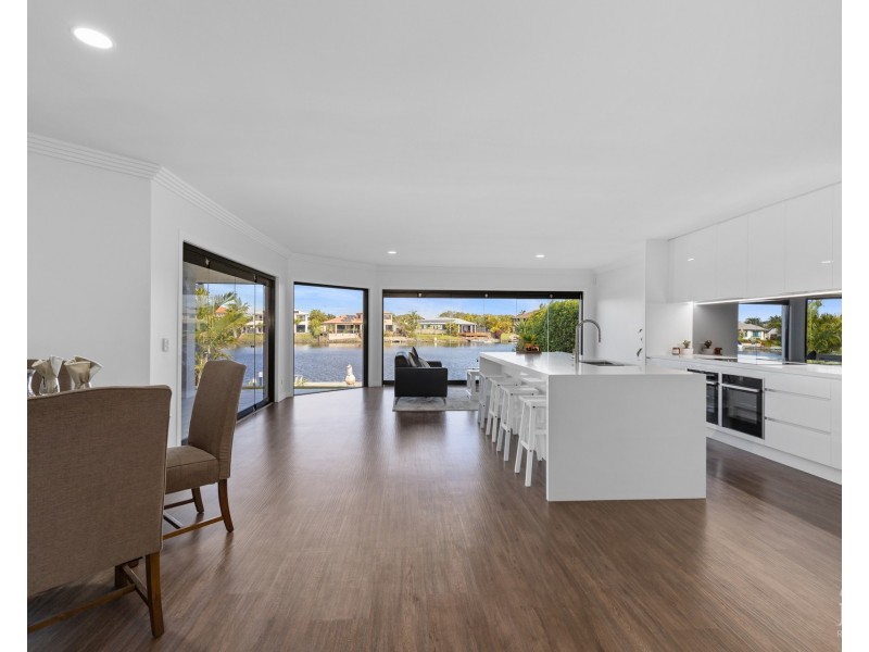 44 The Peninsula, Helensvale QLD 4212