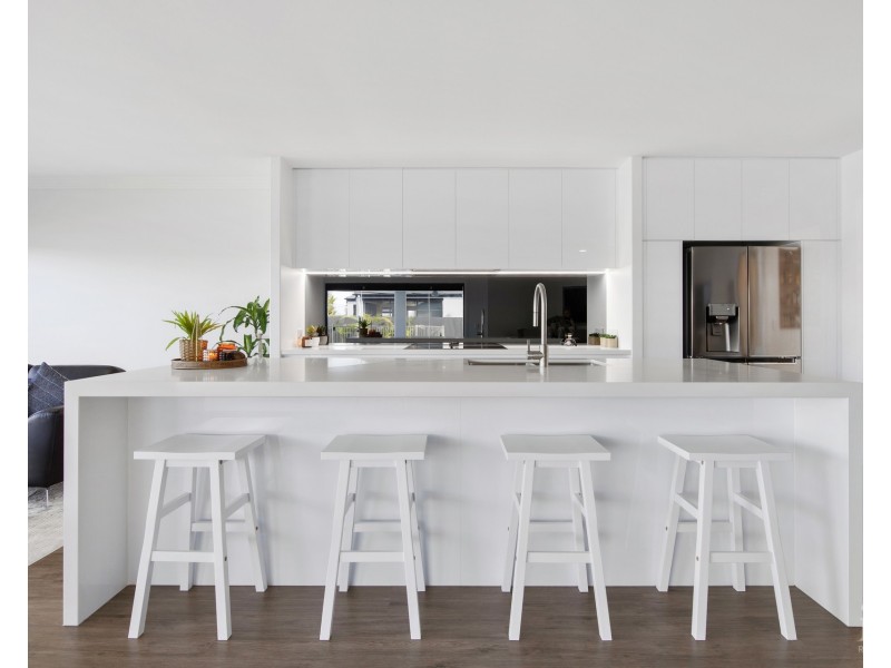 44 The Peninsula, Helensvale QLD 4212