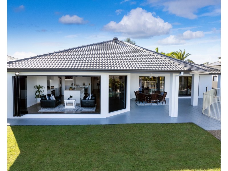 44 The Peninsula, Helensvale QLD 4212