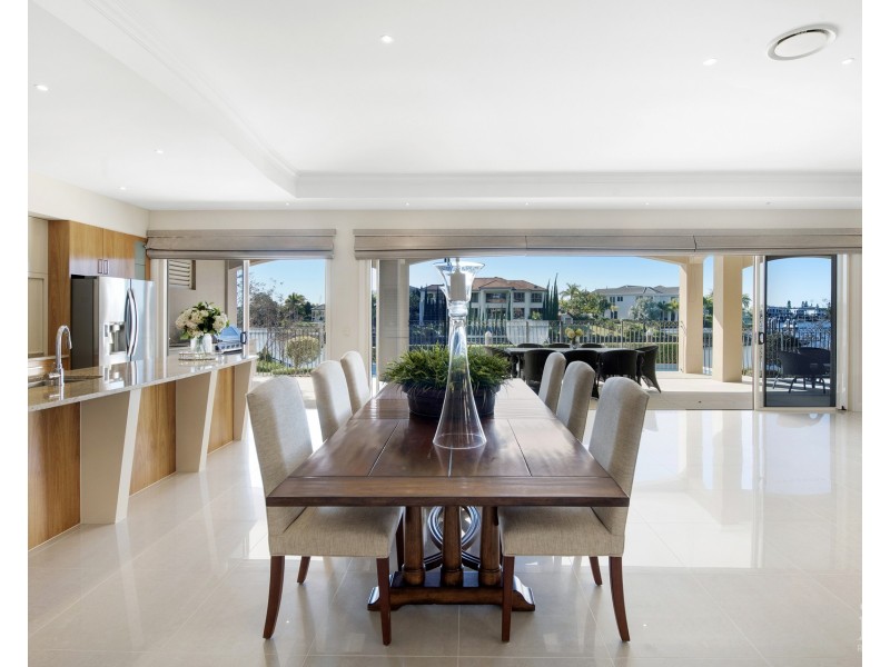 3112 Riverleigh Drive, Hope Island QLD 4212