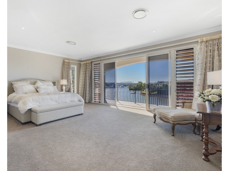 3112 Riverleigh Drive, Hope Island QLD 4212