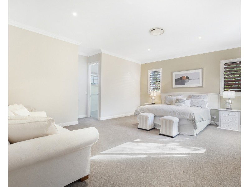 3112 Riverleigh Drive, Hope Island QLD 4212