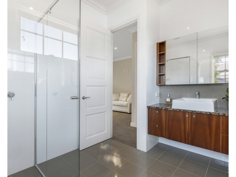 3112 Riverleigh Drive, Hope Island QLD 4212