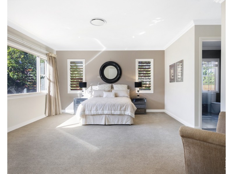 3112 Riverleigh Drive, Hope Island QLD 4212