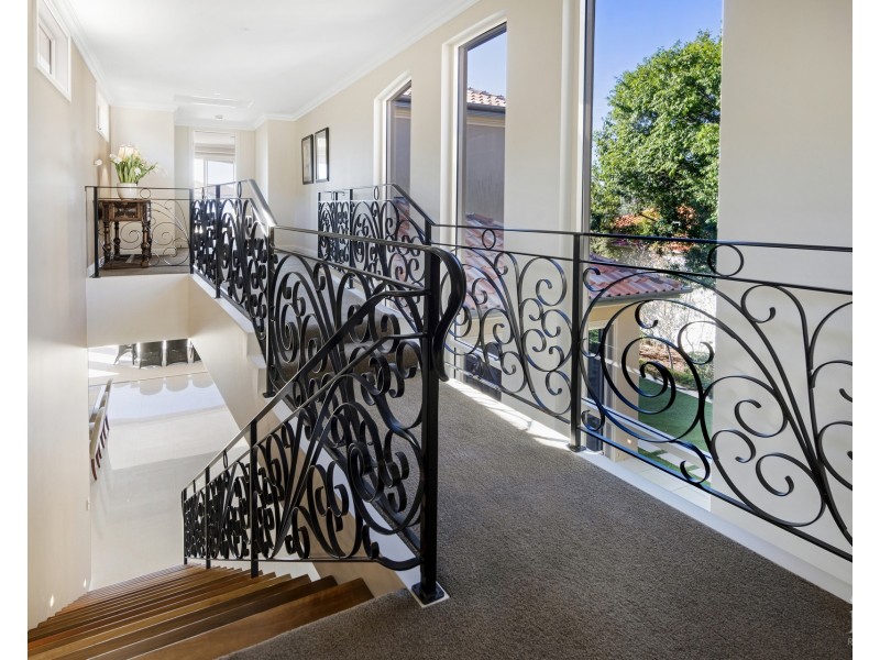 3112 Riverleigh Drive, Hope Island QLD 4212