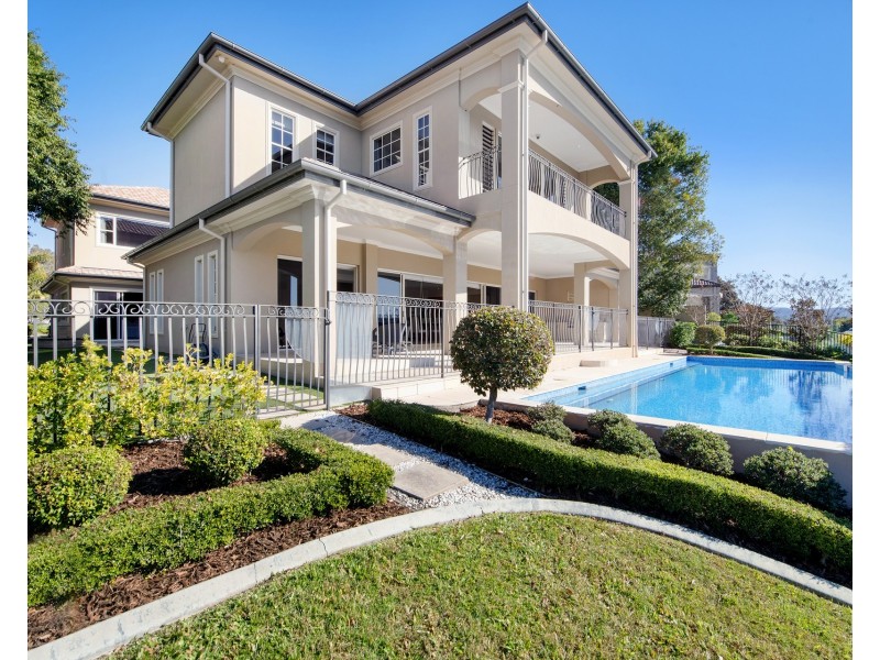 3112 Riverleigh Drive, Hope Island QLD 4212