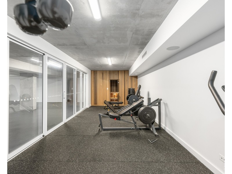 18 Knightsbridge Parade West, Sovereign Islands QLD 4216