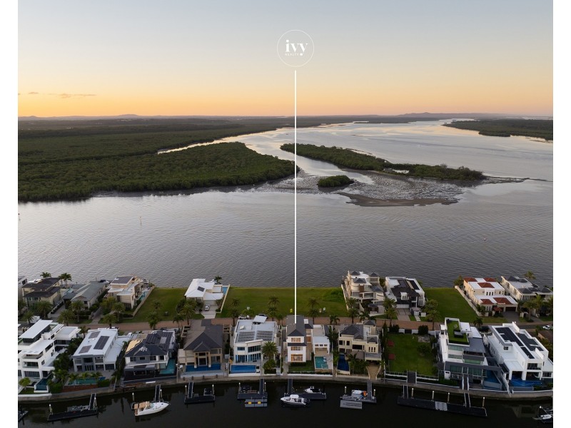 18 Knightsbridge Parade West, Sovereign Islands QLD 4216