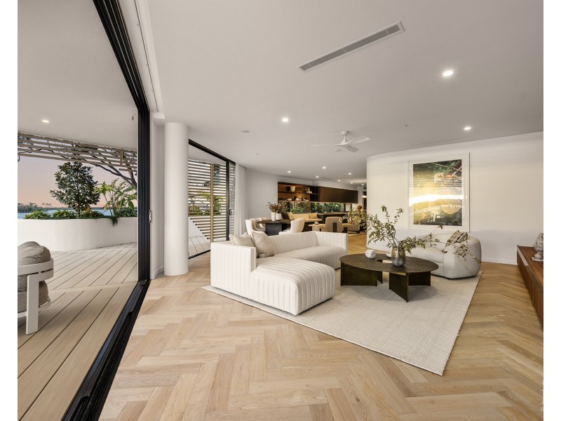 1/4 Paradise Parade, Paradise Point QLD 4216