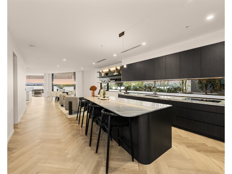 1/4 Paradise Parade, Paradise Point QLD 4216