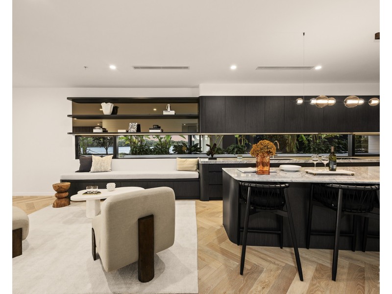 1/4 Paradise Parade, Paradise Point QLD 4216