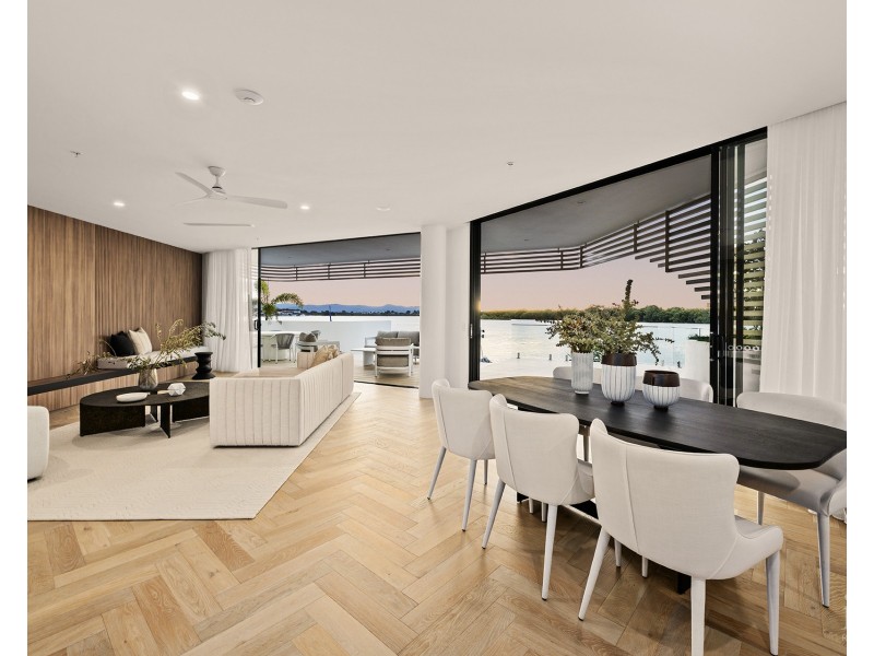 1/4 Paradise Parade, Paradise Point QLD 4216