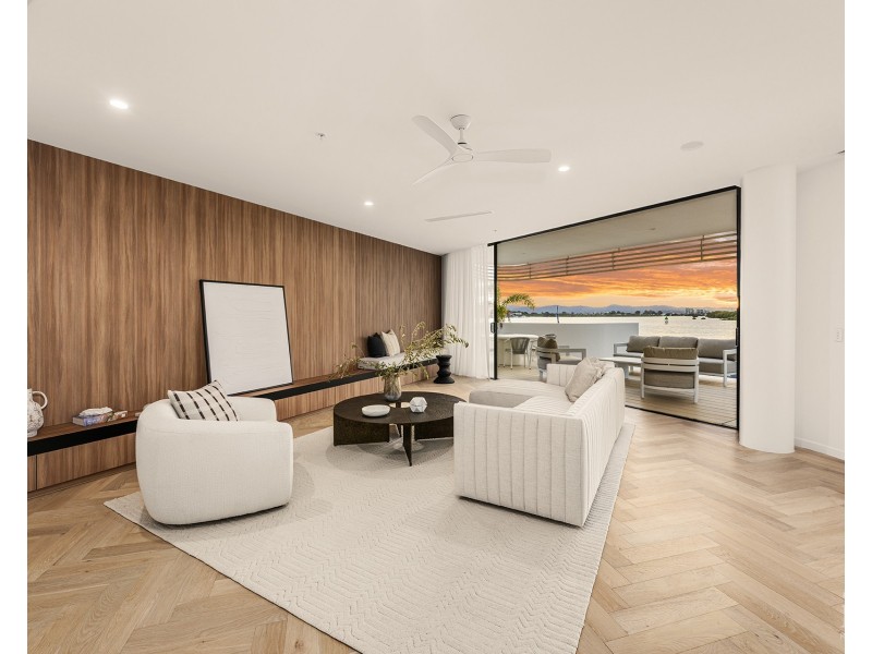 1/4 Paradise Parade, Paradise Point QLD 4216